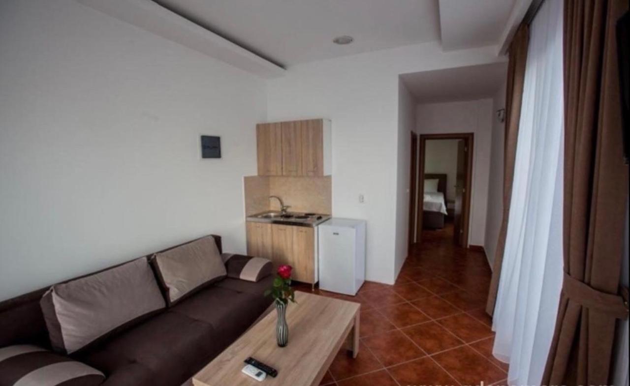 Delux Apartmani Dobra Voda Exterior photo